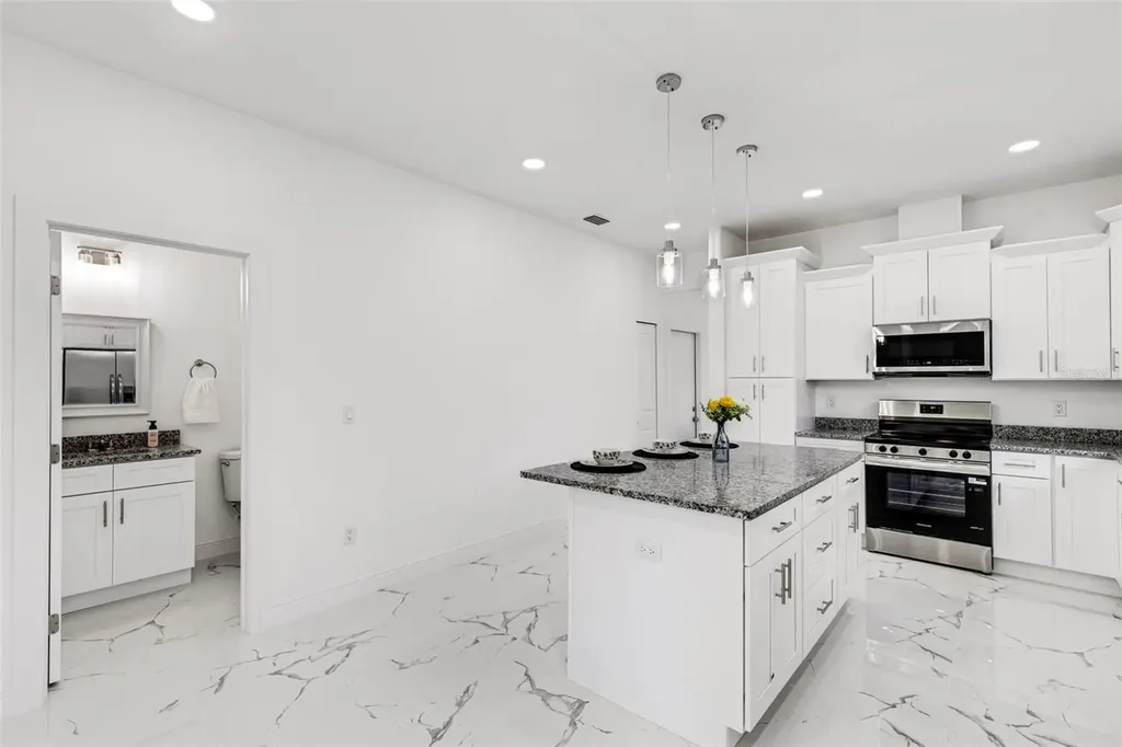 806 W Lowry Lane Tampa FL 33604
