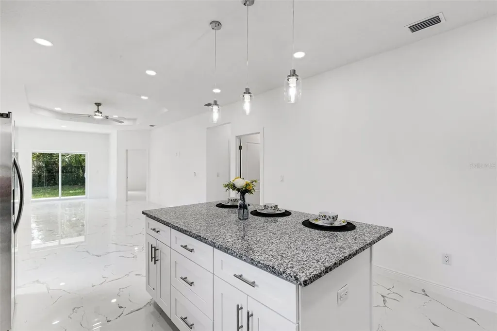 806 W Lowry Lane Tampa FL 33604