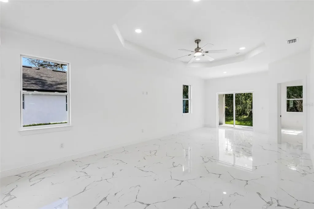 806 W Lowry Lane Tampa FL 33604