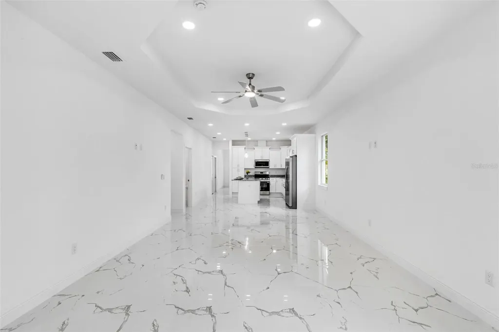806 W Lowry Lane Tampa FL 33604