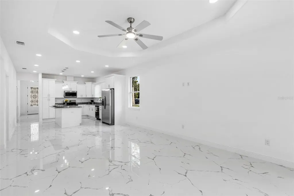 806 W Lowry Lane Tampa FL 33604