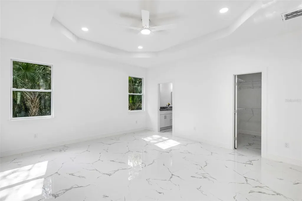 806 W Lowry Lane Tampa FL 33604