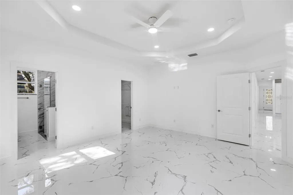 806 W Lowry Lane Tampa FL 33604