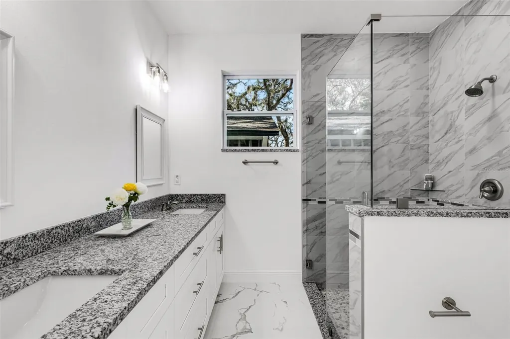 806 W Lowry Lane Tampa FL 33604