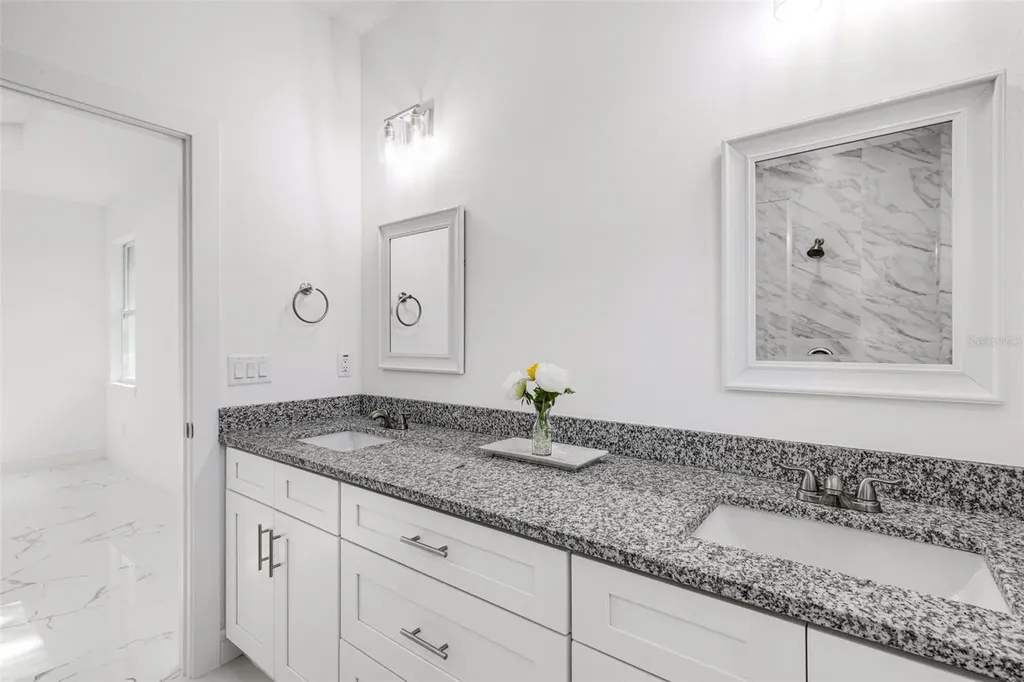 806 W Lowry Lane Tampa FL 33604