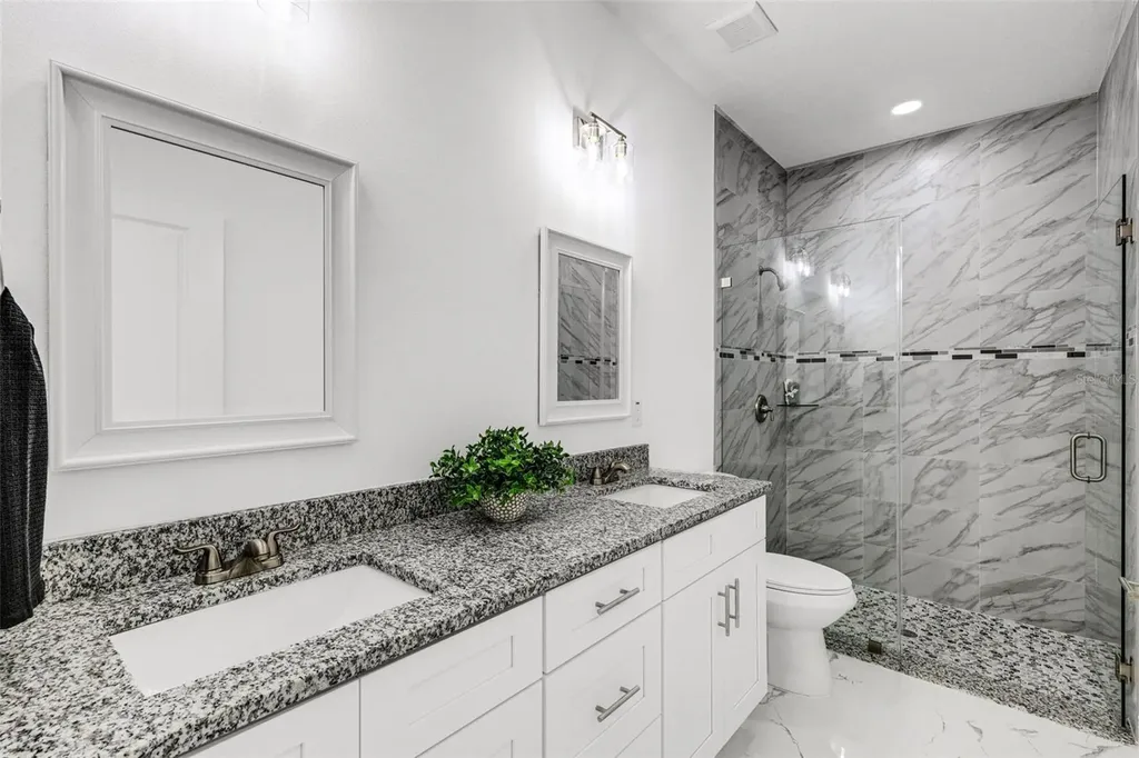 806 W Lowry Lane Tampa FL 33604