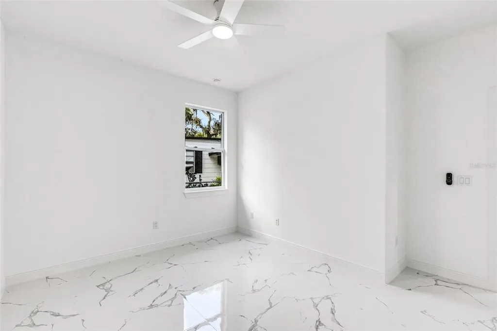 806 W Lowry Lane Tampa FL 33604