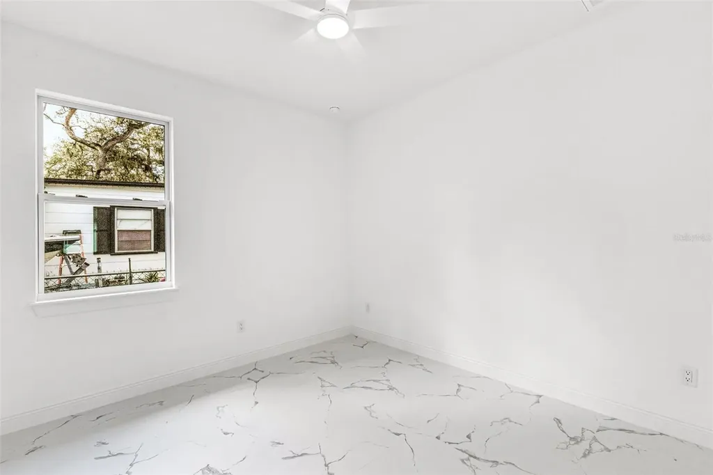 806 W Lowry Lane Tampa FL 33604