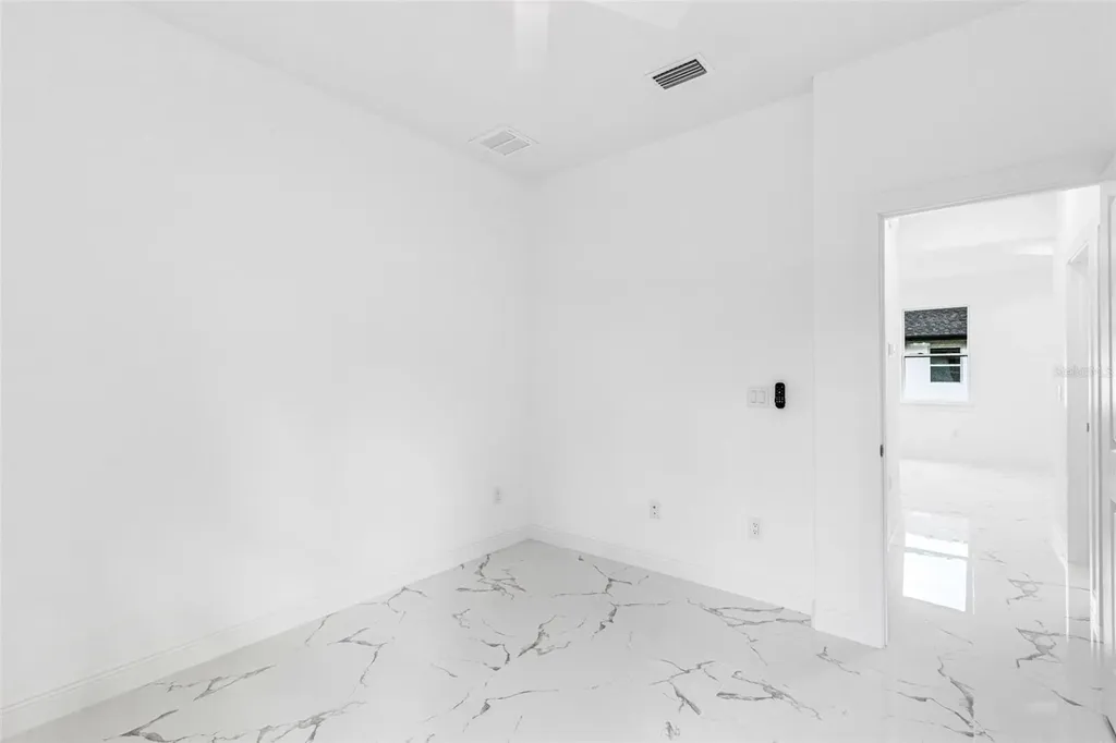 806 W Lowry Lane Tampa FL 33604