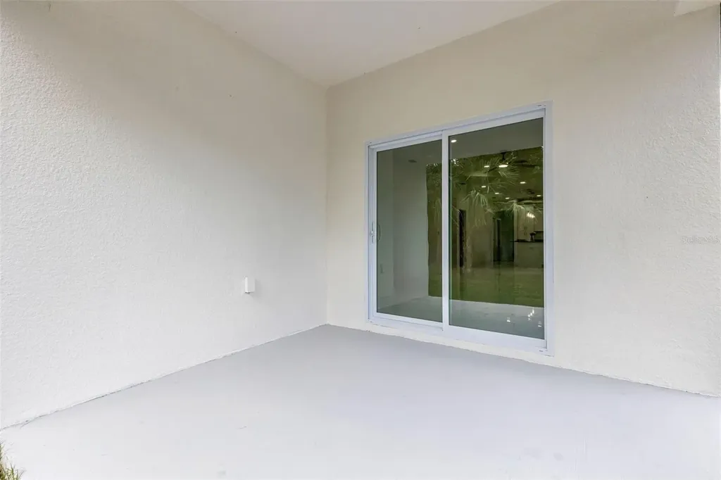 806 W Lowry Lane Tampa FL 33604