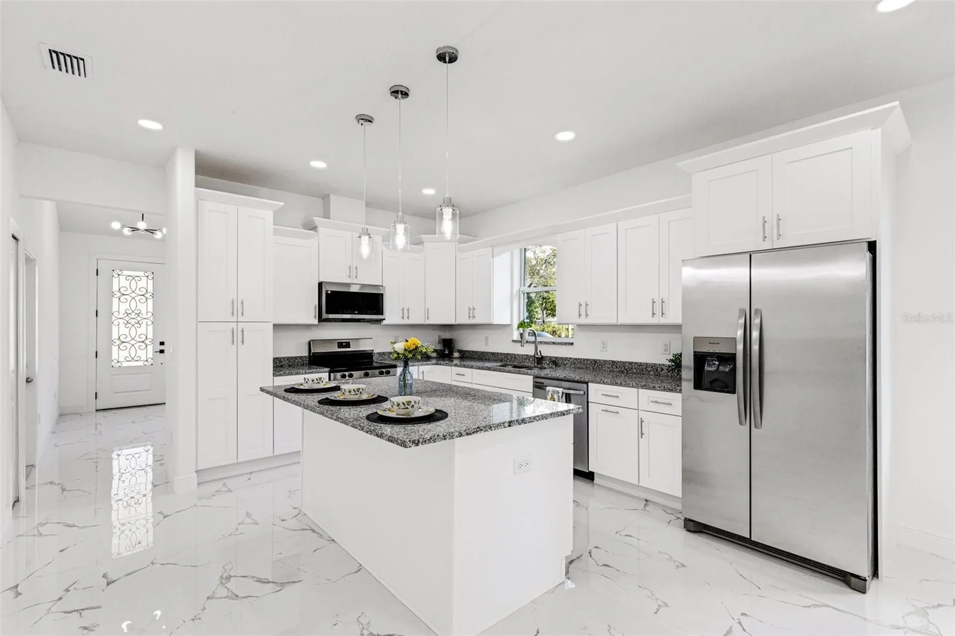 806 W Lowry Lane Tampa FL 33604