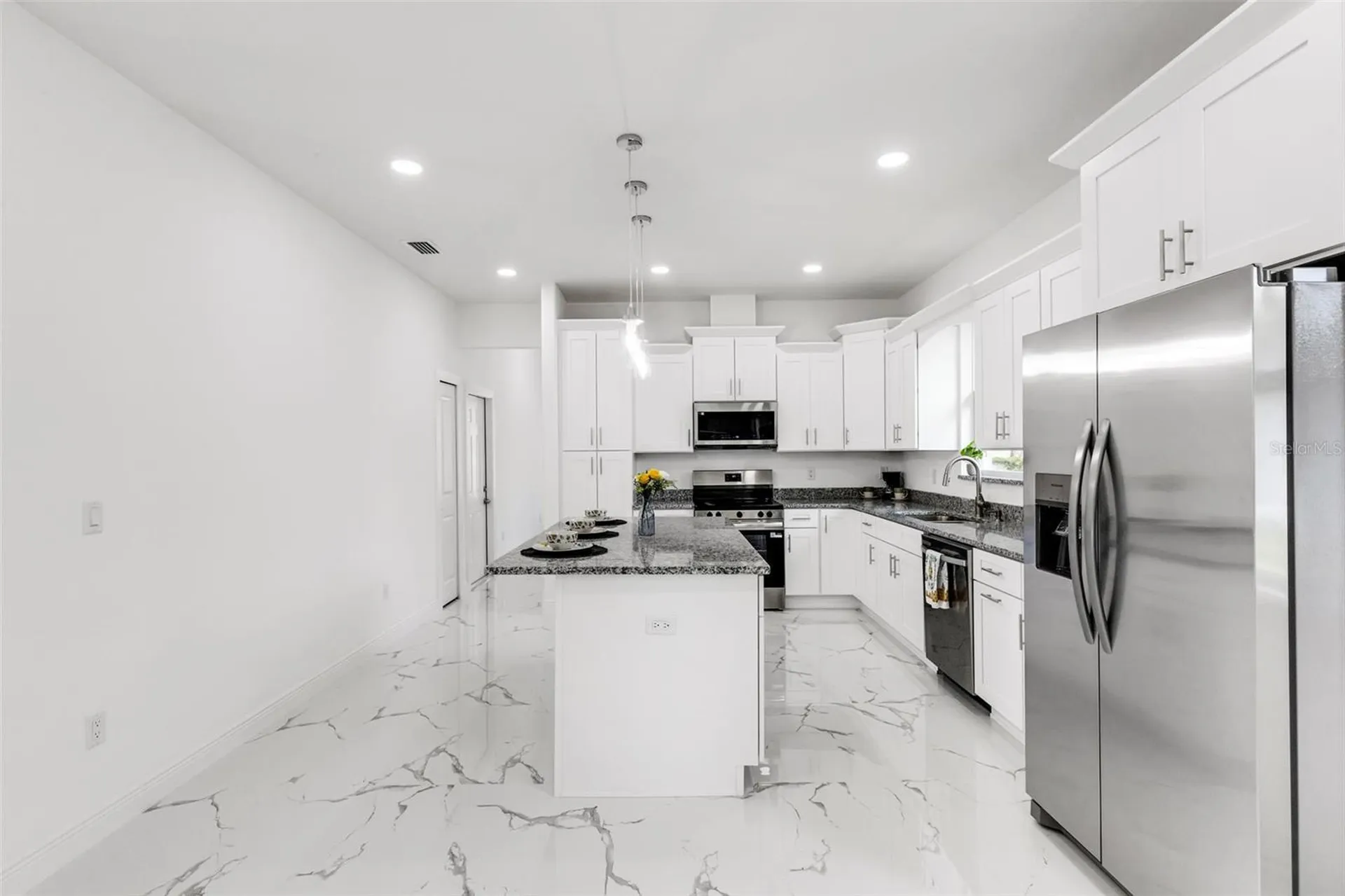 806 W Lowry Lane Tampa FL 33604