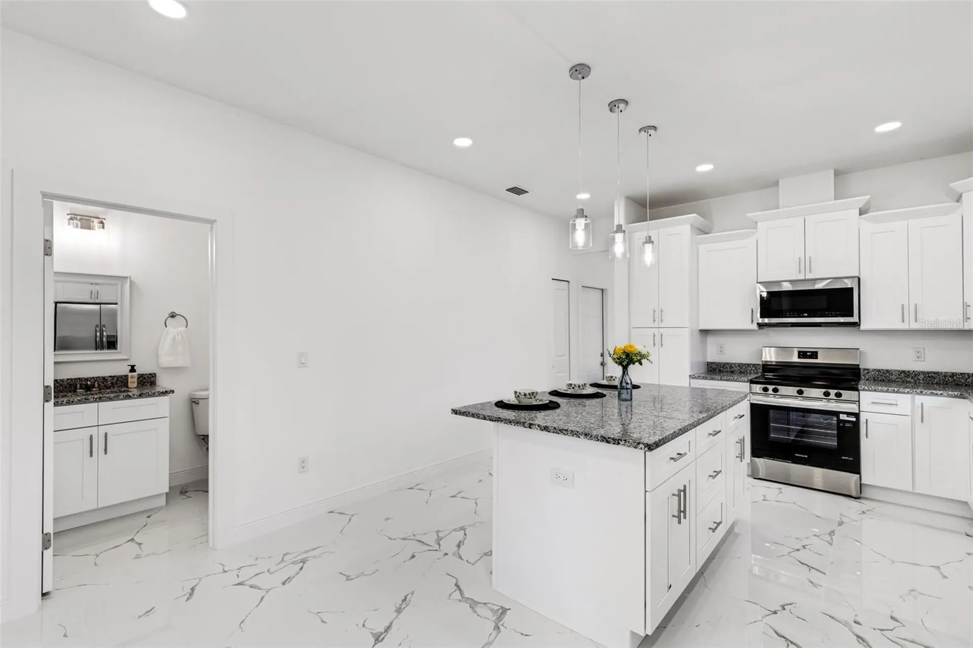 806 W Lowry Lane Tampa FL 33604