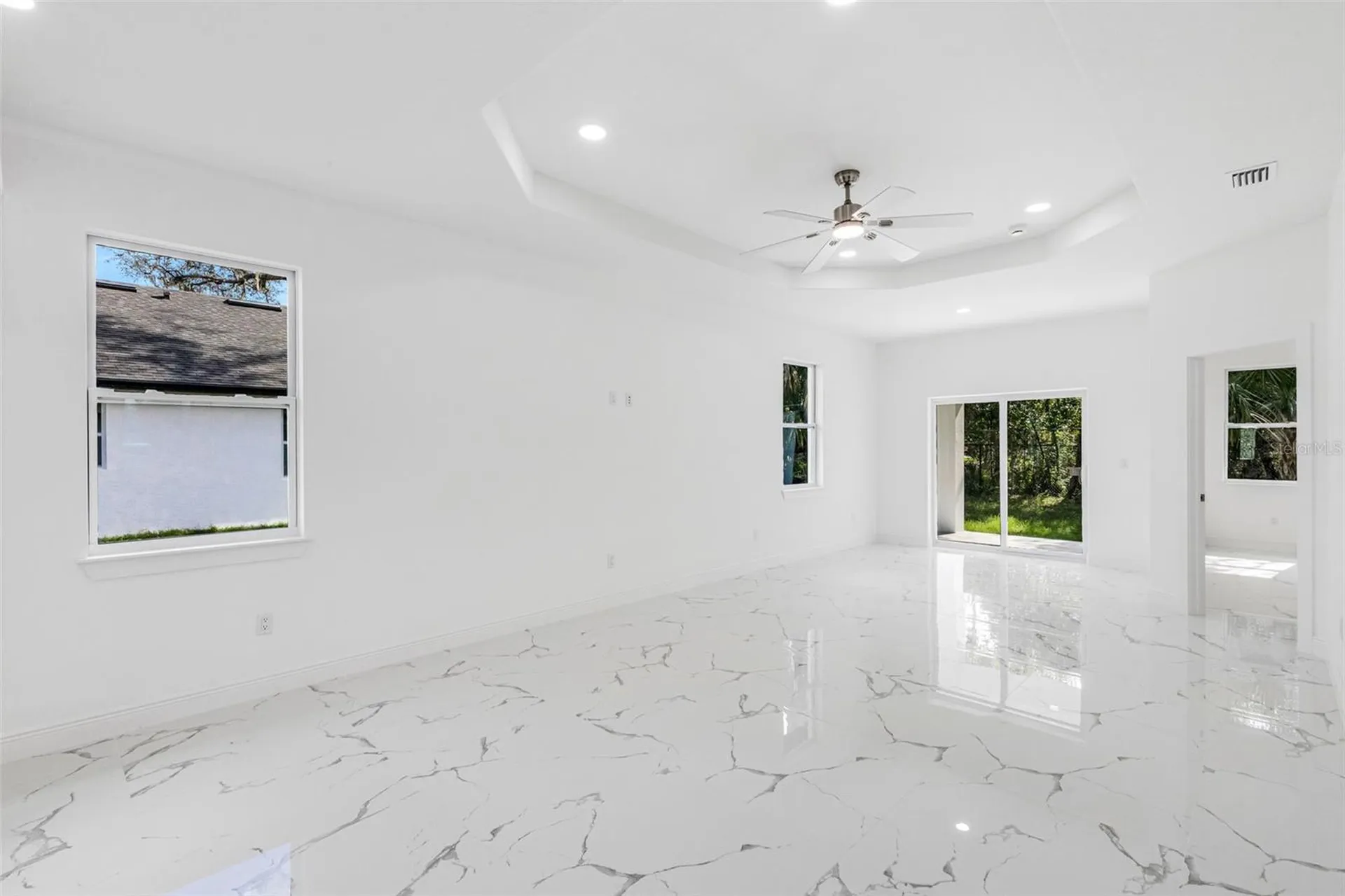 806 W Lowry Lane Tampa FL 33604