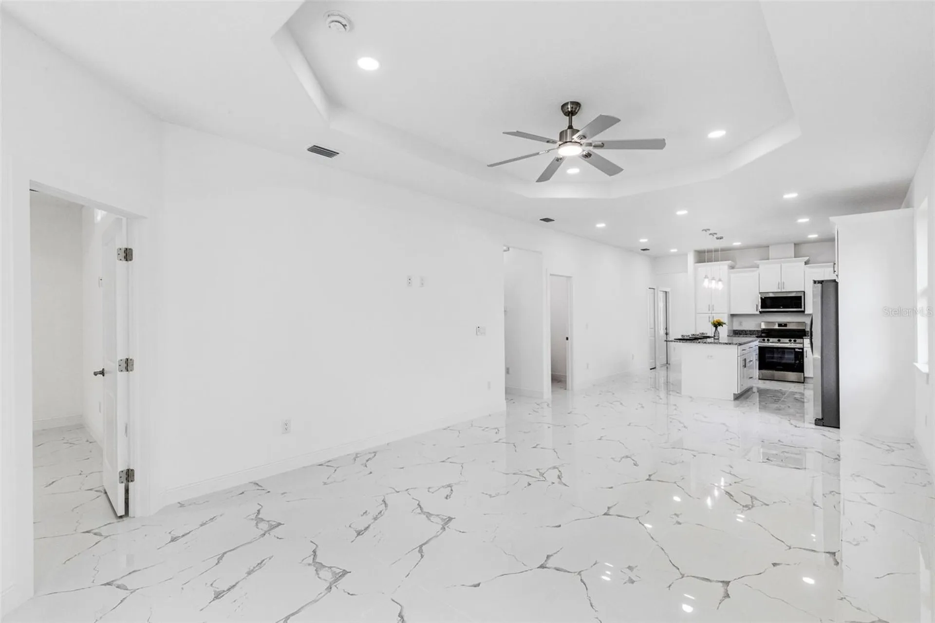 806 W Lowry Lane Tampa FL 33604