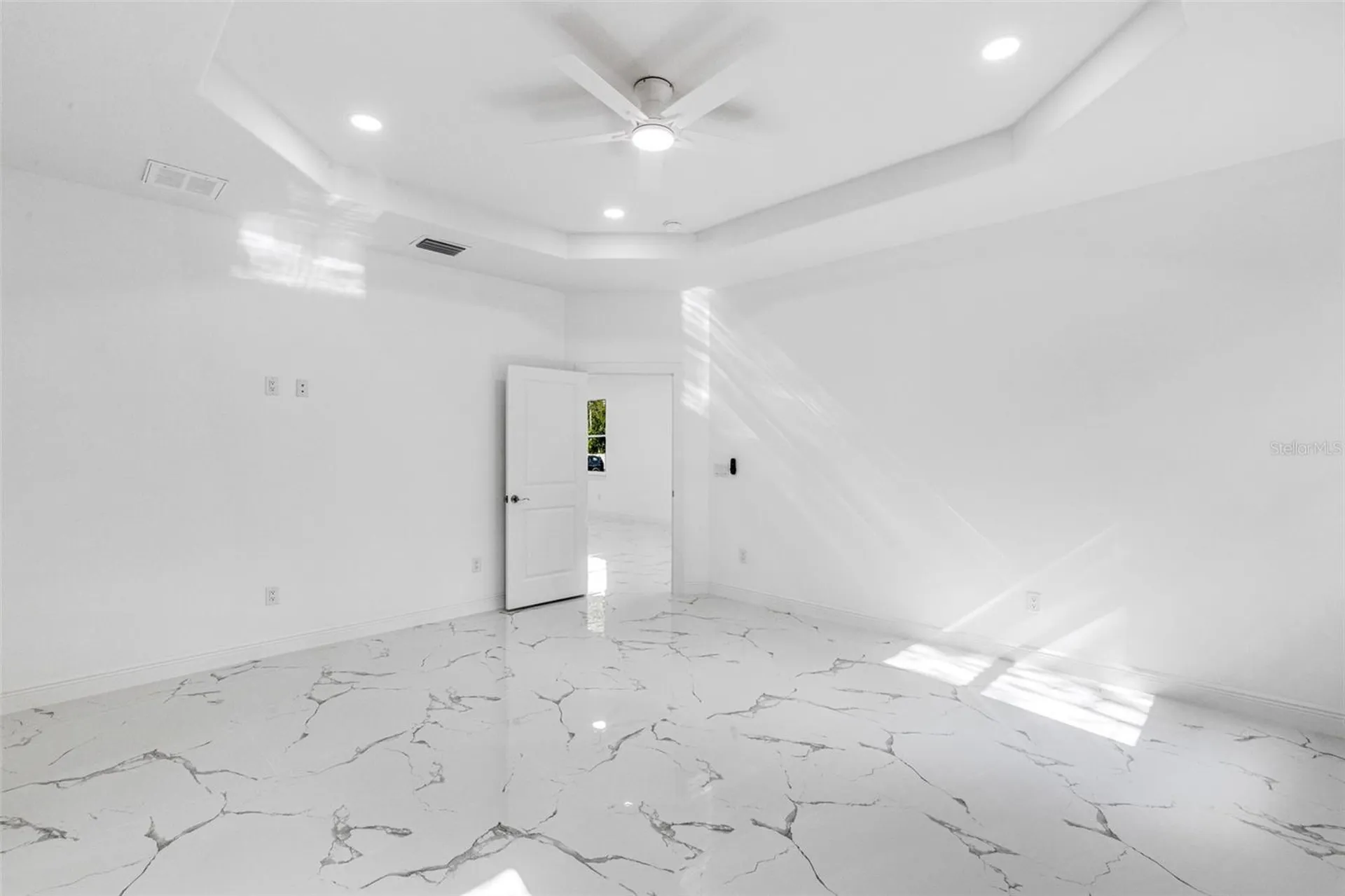 806 W Lowry Lane Tampa FL 33604