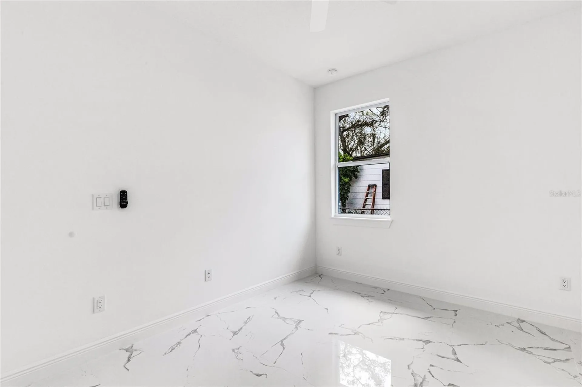 806 W Lowry Lane Tampa FL 33604