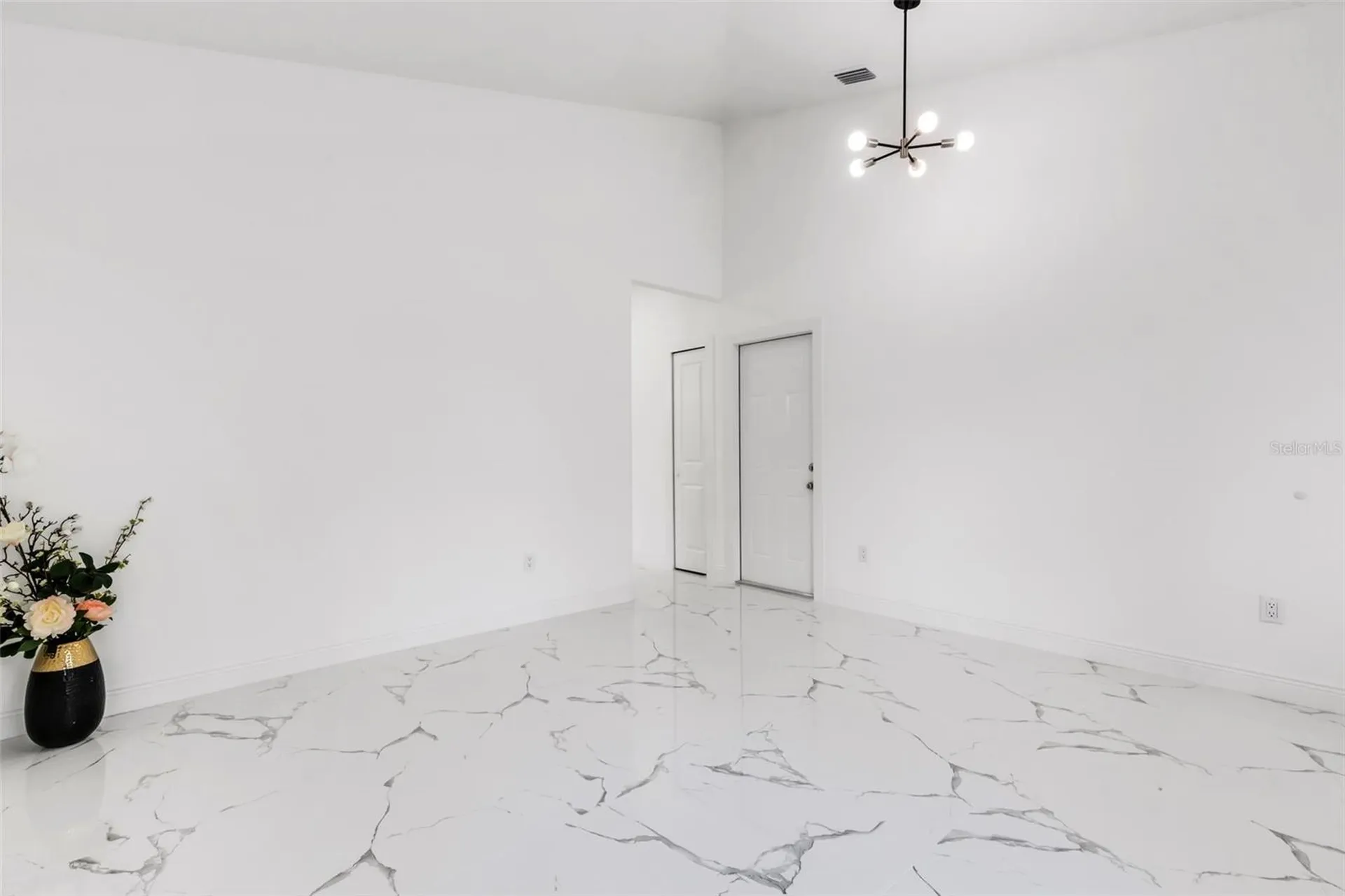 806 W Lowry Lane Tampa FL 33604