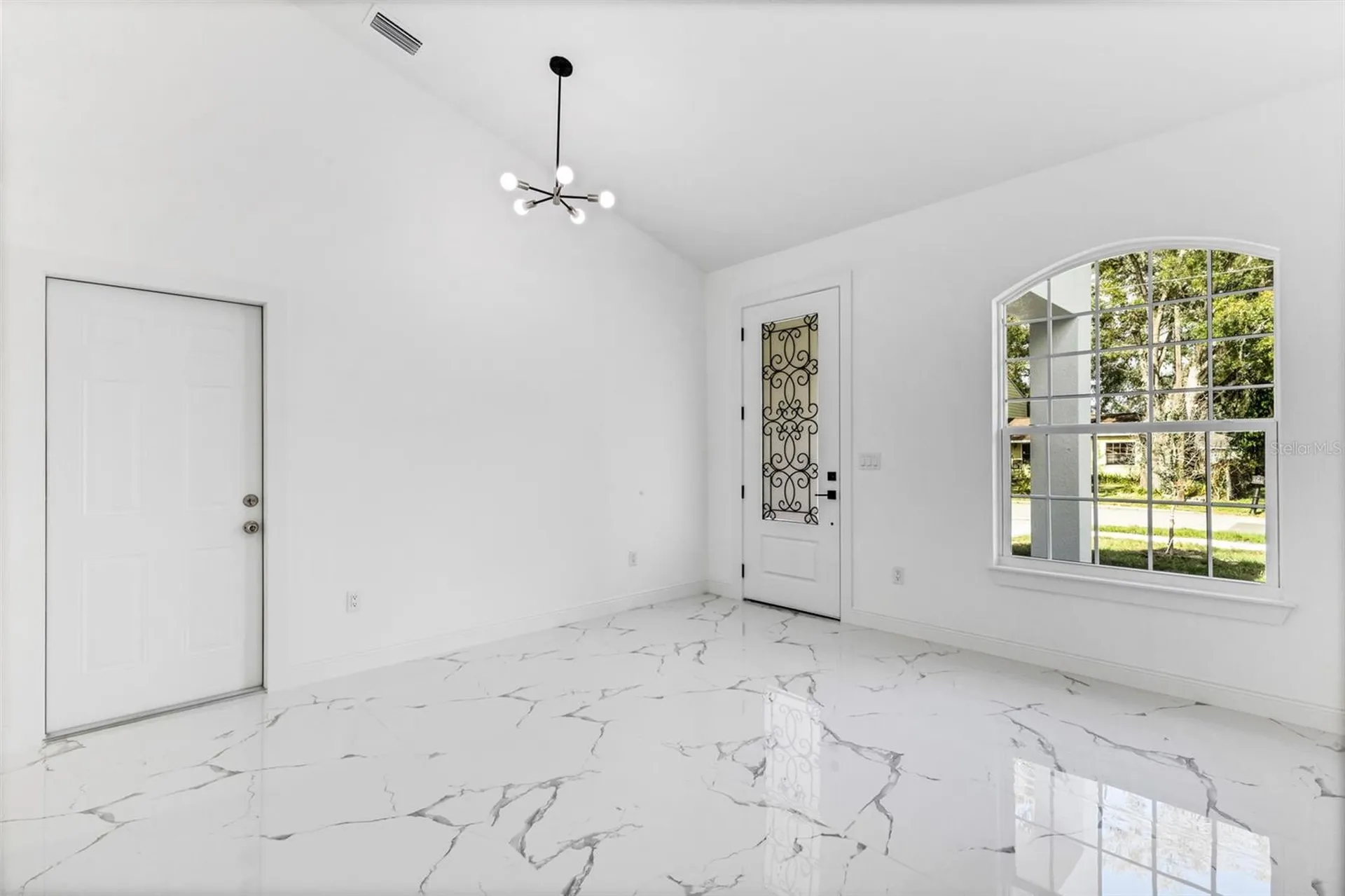 806 W Lowry Lane Tampa FL 33604