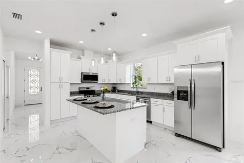 806 W Lowry Lane Tampa FL 33604
