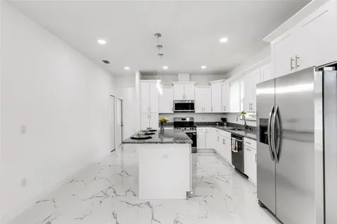 806 W Lowry Lane Tampa FL 33604