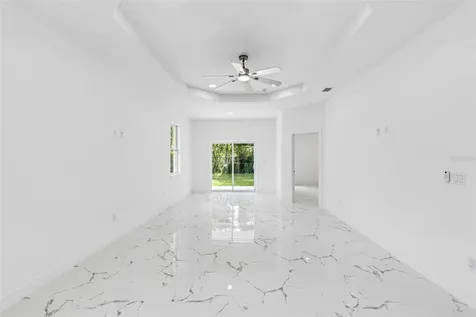 806 W Lowry Lane Tampa FL 33604