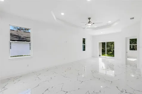 806 W Lowry Lane Tampa FL 33604