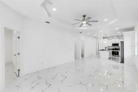 806 W Lowry Lane Tampa FL 33604