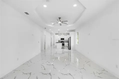 806 W Lowry Lane Tampa FL 33604