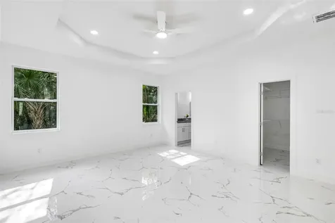 806 W Lowry Lane Tampa FL 33604