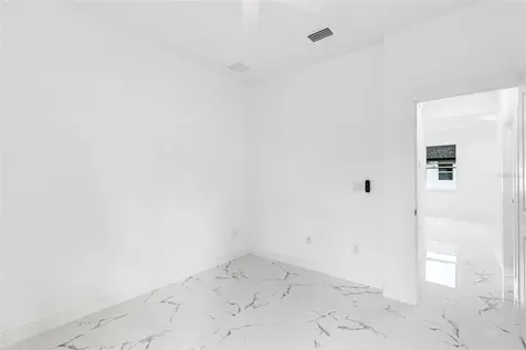 806 W Lowry Lane Tampa FL 33604