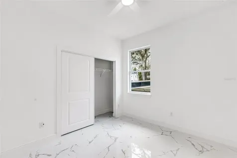 806 W Lowry Lane Tampa FL 33604