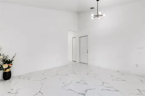 806 W Lowry Lane Tampa FL 33604