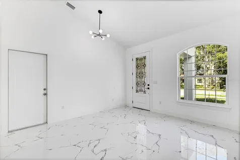 806 W Lowry Lane Tampa FL 33604