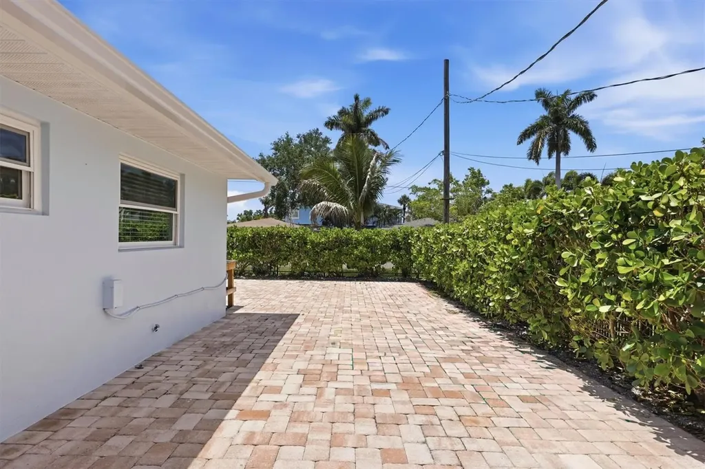 10121 46th Avenue W Bradenton FL 34210