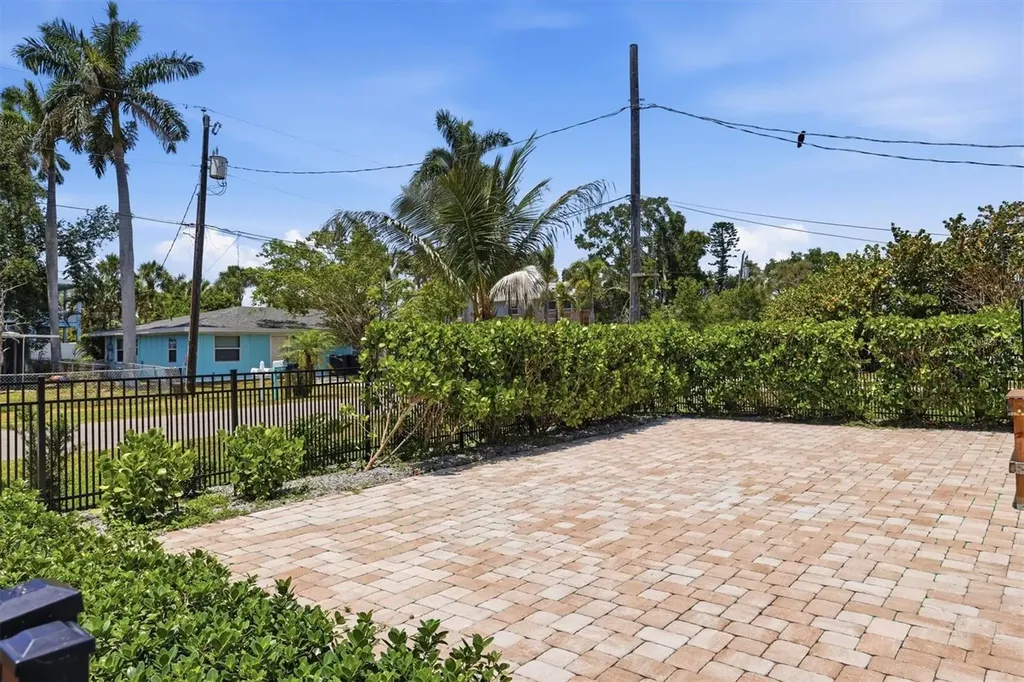 10121 46th Avenue W Bradenton FL 34210
