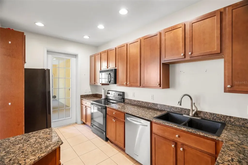 316 34th Avenue N St Petersburg FL 33704