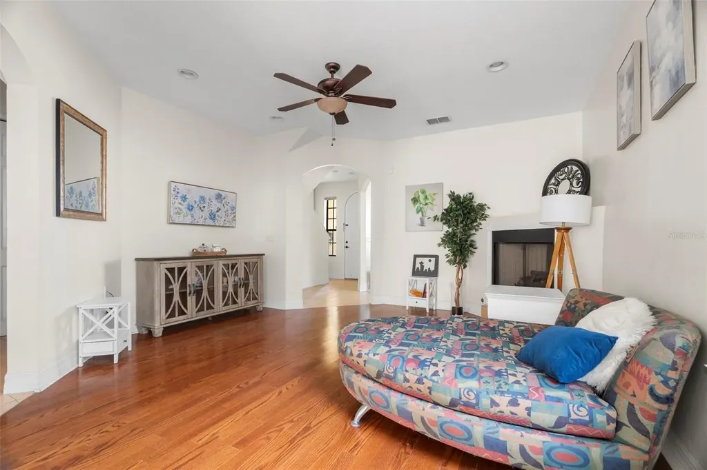 316 34th Avenue N St Petersburg FL 33704