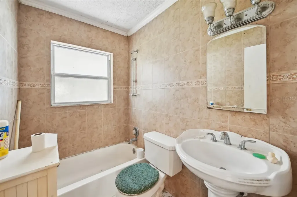 2524 Novus Street Sarasota FL 34237