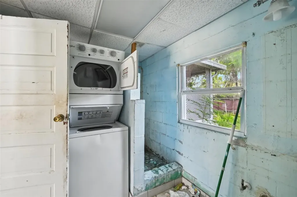 2524 Novus Street Sarasota FL 34237