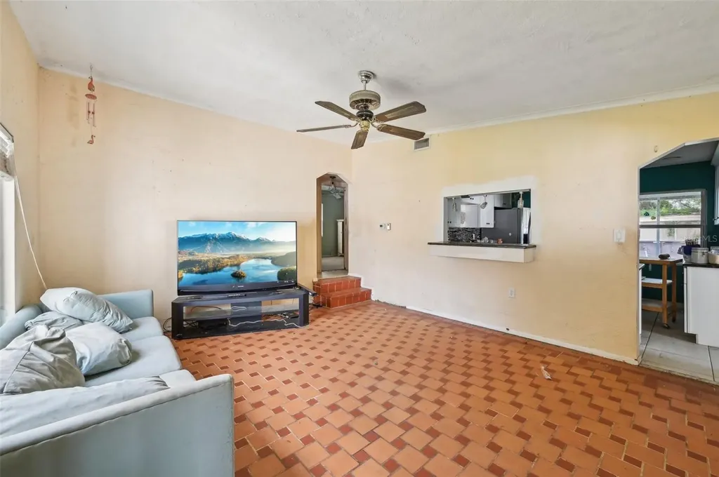 2524 Novus Street Sarasota FL 34237