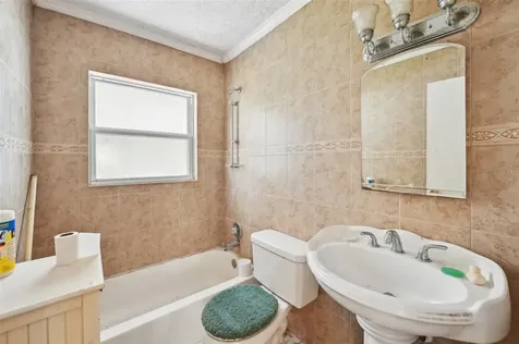 2524 Novus Street Sarasota FL 34237