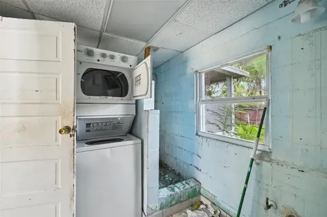 2524 Novus Street Sarasota FL 34237