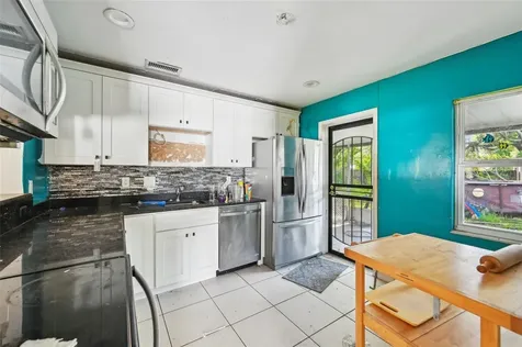 2524 Novus Street Sarasota FL 34237