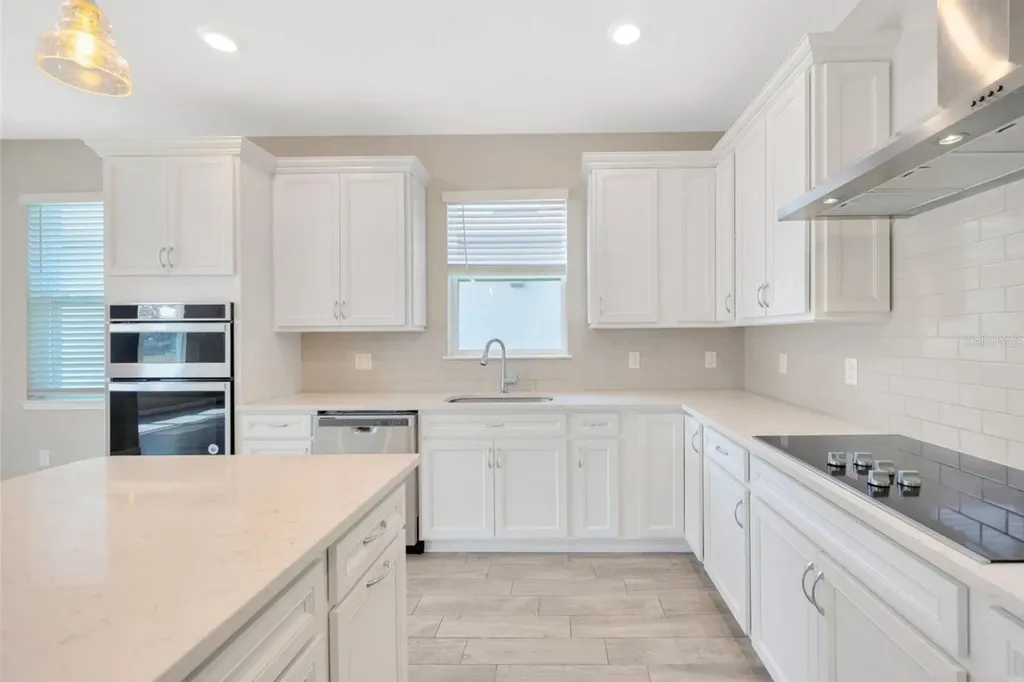 6398 Bradford Woods Drive Zephyrhills FL 33542