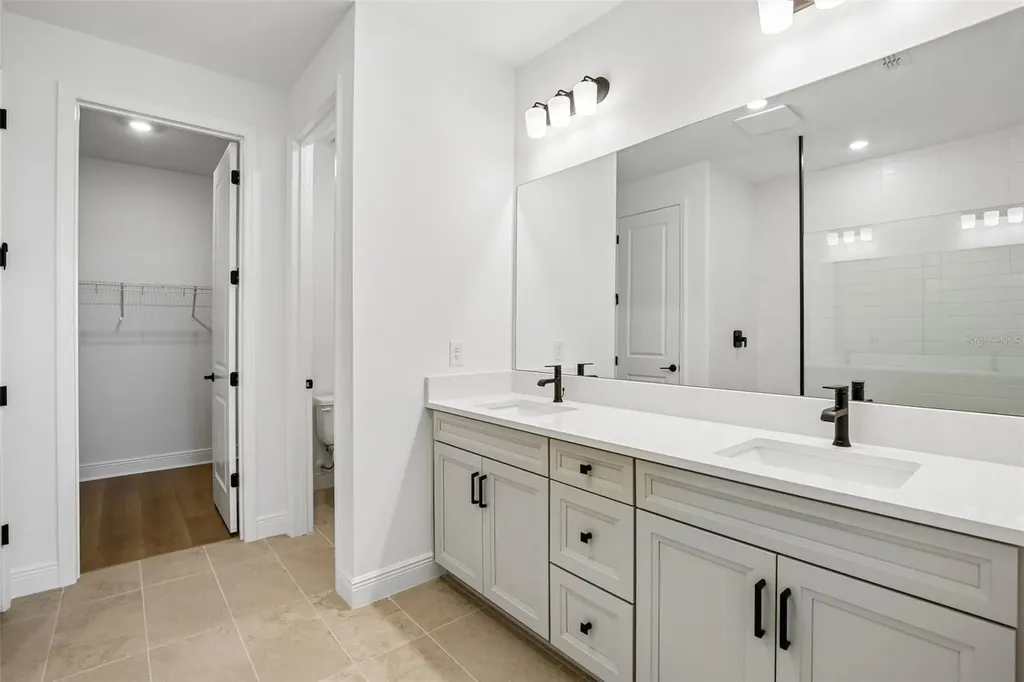8225 Seaflower Parkway Bradenton FL 34210