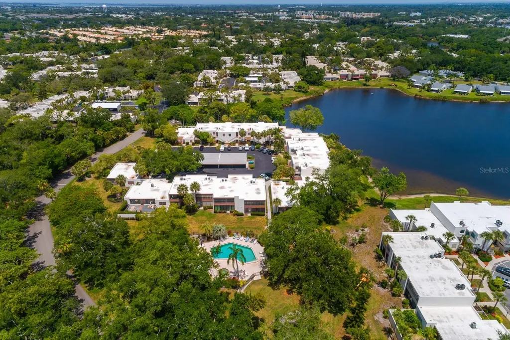 318 Timberlake Drive Bradenton FL 34210