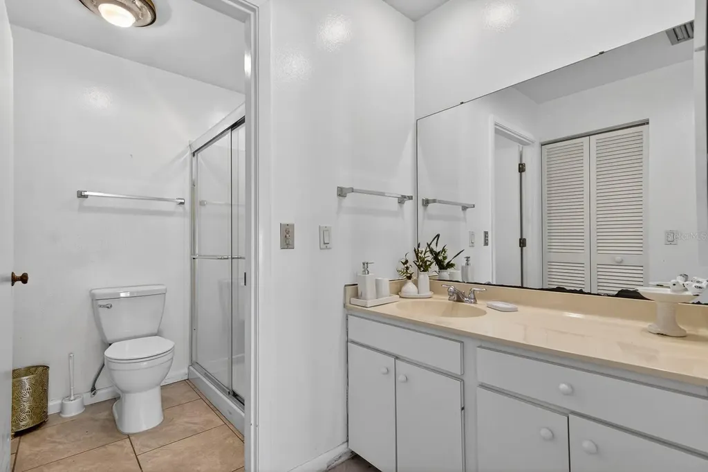 318 Timberlake Drive Bradenton FL 34210