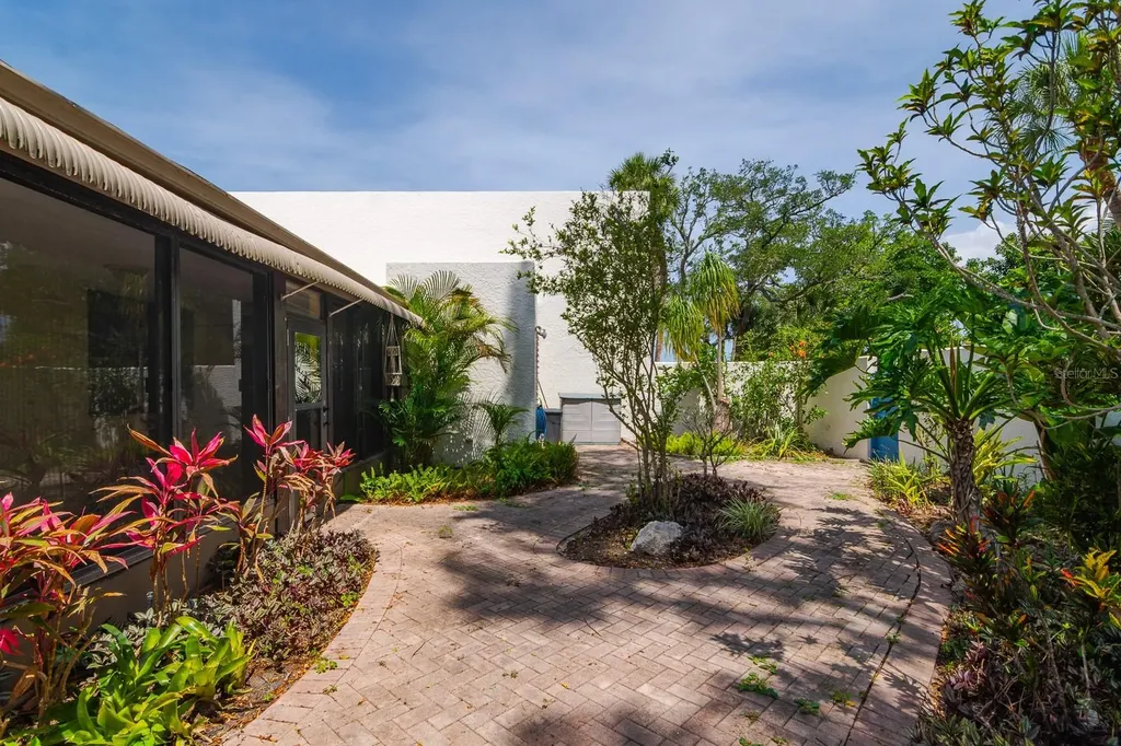 318 Timberlake Drive Bradenton FL 34210