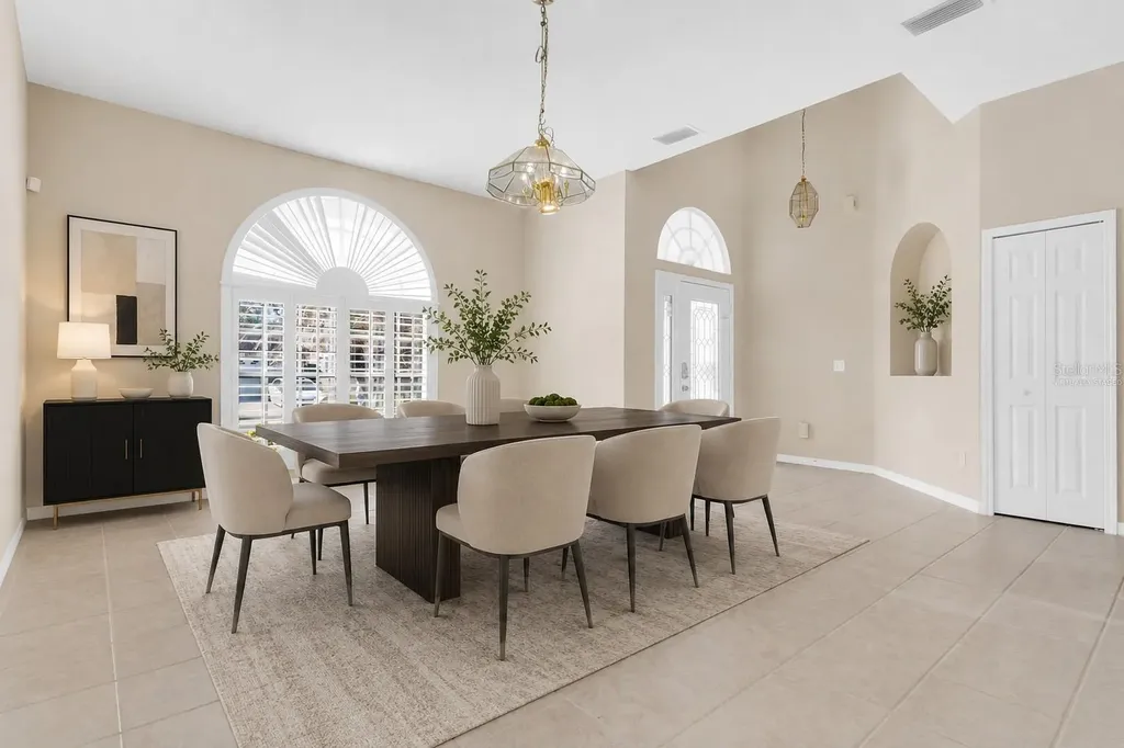 3318 Foxcroft Circle Oviedo FL 32765